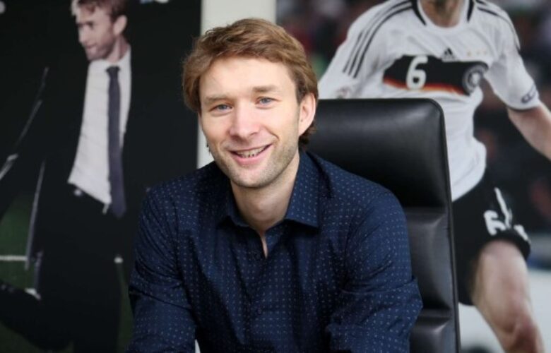 Симон Ролфес bet365