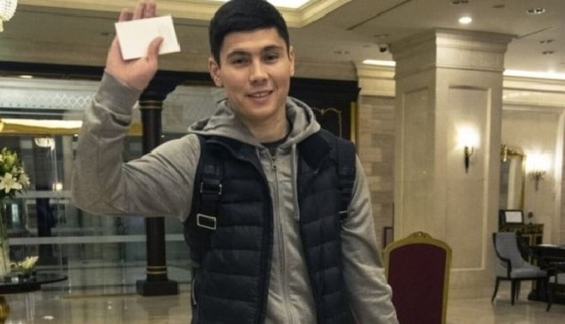 Бауиржан Исламхан bet365