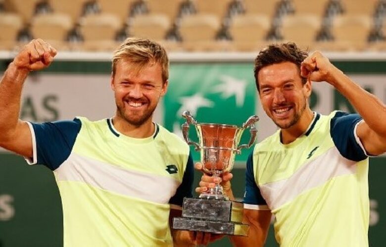 Кевин Кравиц и Андреас Мийз bet365